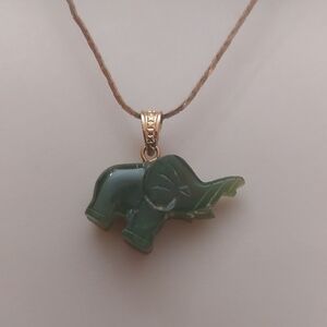 Green Nephrite Jade Carved Elephant Pendant Gold Tone Necklace